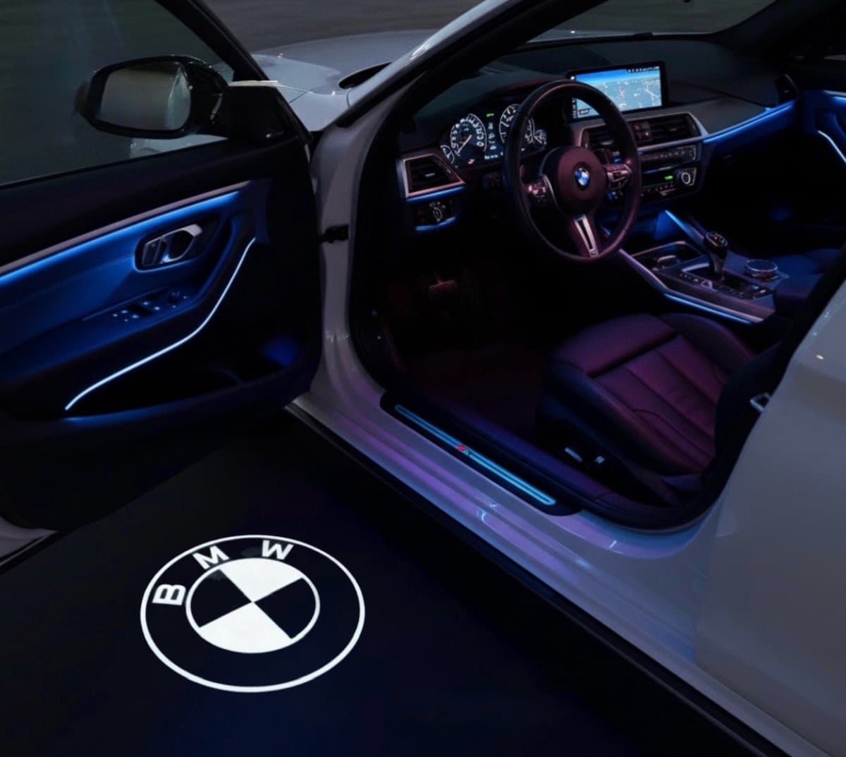 RD Customz® BMW Deur Logo Projector - Instapverlichting - Black & White Edition - Auto deur verlichting - Auto interieur - BMW accessoires - Set van 2 - Portierverlichting - Laser Projector - 3/4/5/6/7 serie - M3/M5 - X1/X3/X4/X5/X6 - GT