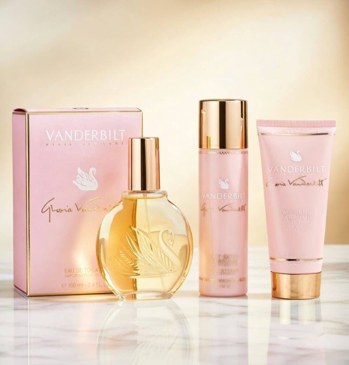 Gloria vanderbilt set: Eau de toilette 100ml- Deodorant 150ml en Bodylotion 100ml in een toilettasje