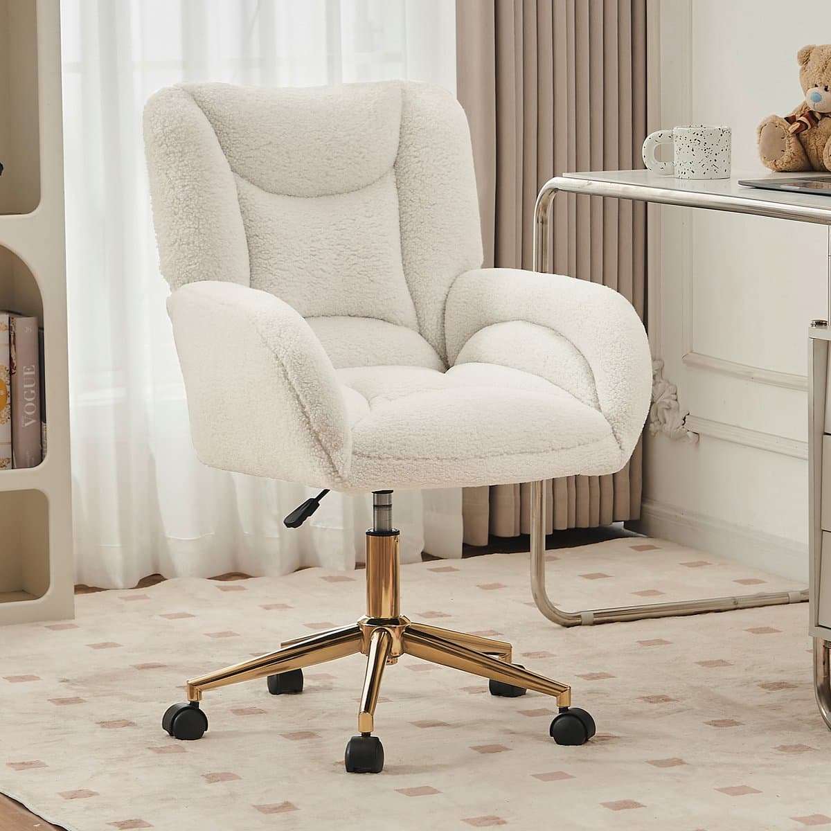 STILVORA Bureaustoel – Draaibare Kantoorstoel – Hoogteverstelbaar Met Gouden Poten – Ergonomische Comfortabele Zitting Voor Home-Office En Thuiswerk – Teddy Stof – Wit
