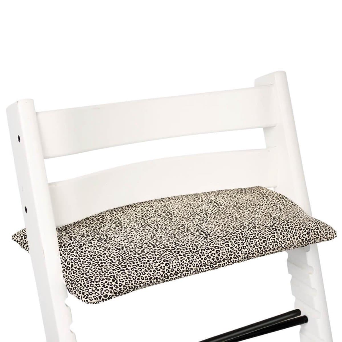 Ukje Stoelverkleiner - Geschikt voor Stokke Tripp Trapp - Geplastificeerd - Kinderstoel - Kussenset - Zand Luipaard - Extra dik
