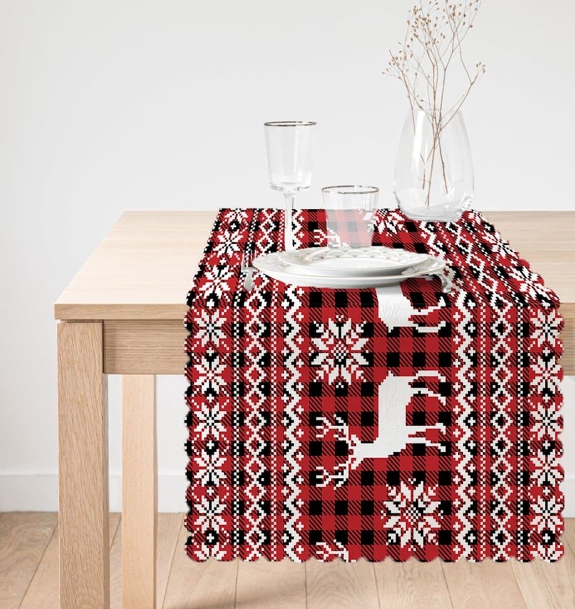 Velvet Textiel Kersttafelloper - 45x135 cm - Kerst rendieren op rode plaid - Kerst decoratie - Tafelkleden - Tafellaken