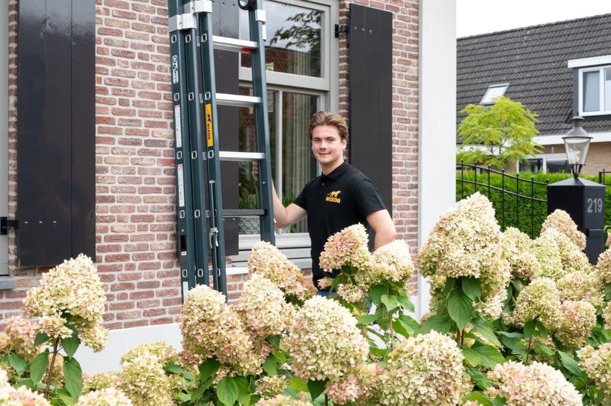 Professionele Schuifladder | 3-delig |gecoat | 3x8 treden | Top Safe Systeem |Aluminium | Anti slip | EN 131-1 + 2, NEN 2484, TÜV en GS gecertificeerd